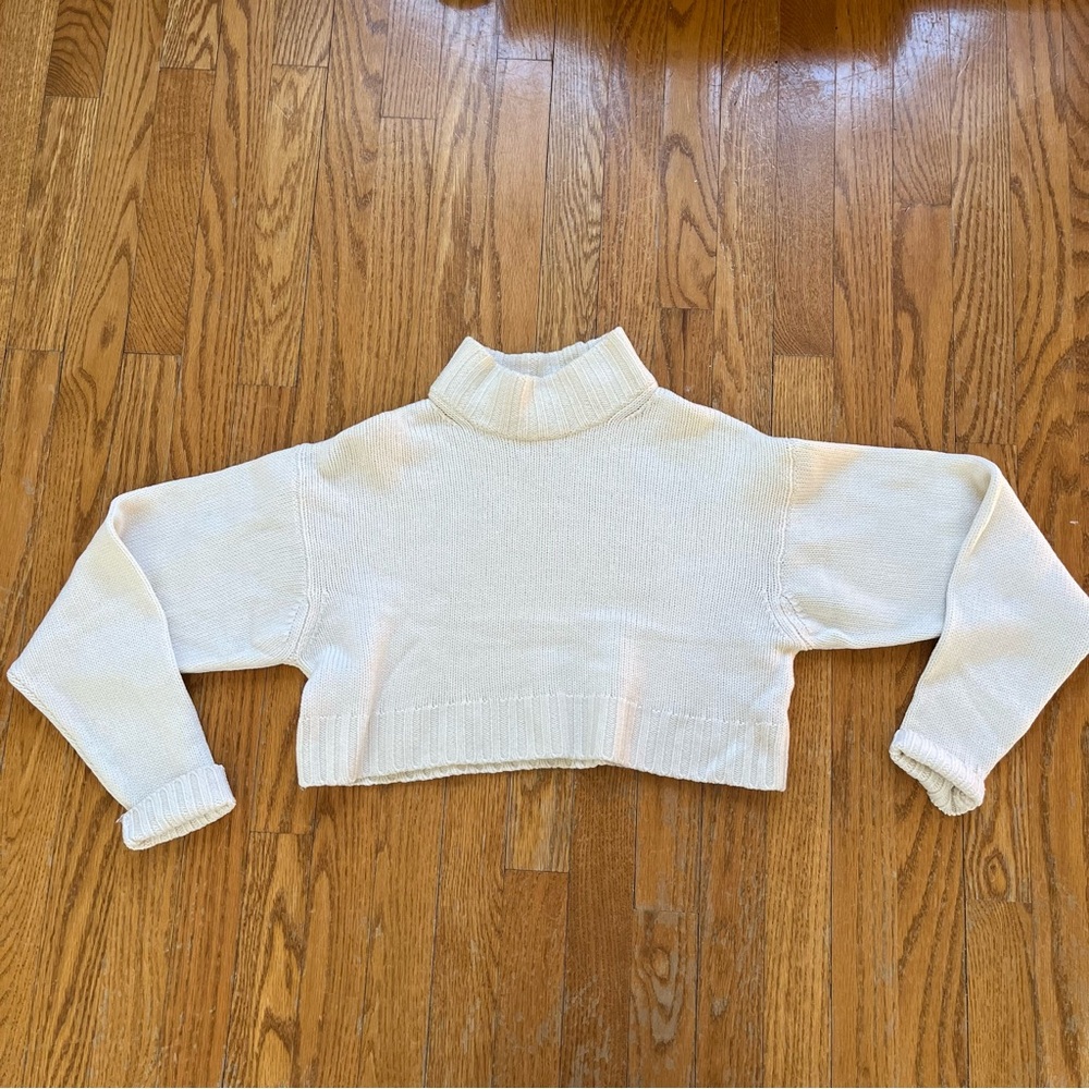 Aritzia Wilfred Harper XS Off White 100% Merino Wool Crop Mock Neck Sweater